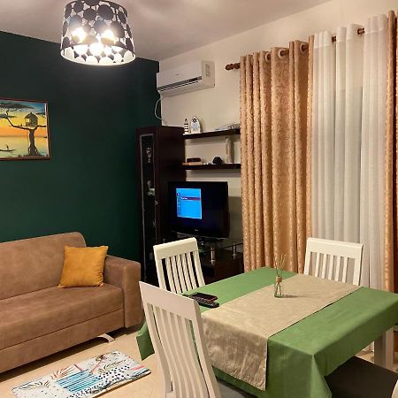 Rori'S Apartment Qerret โกเลม ภายนอก รูปภาพ