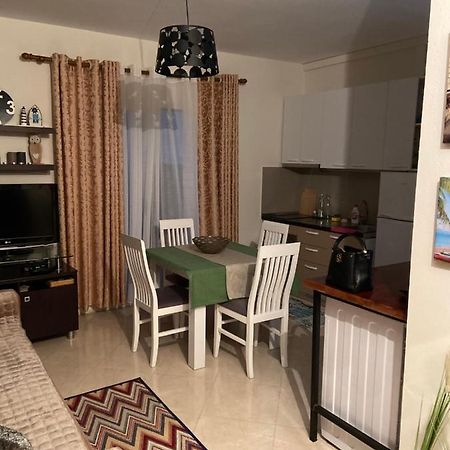 Rori'S Apartment Qerret โกเลม ภายนอก รูปภาพ
