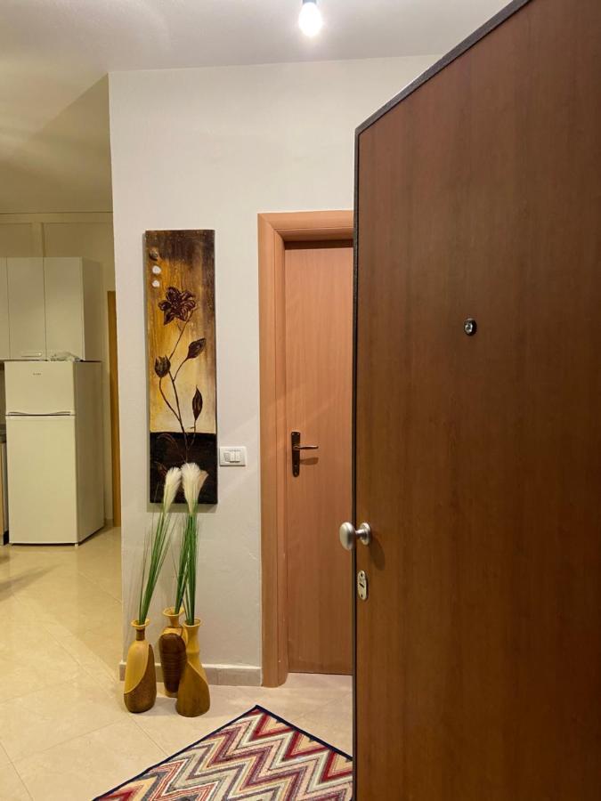 Rori'S Apartment Qerret โกเลม ภายนอก รูปภาพ